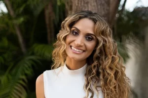 Hospital Escola do Tocantins e Casa de Parto Humanizado dentre as propostas de RAIA na campanha Ã  deputada estadual