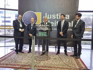 Em Brasília, presidente do TRE-DF, Roberval Belinati, apresenta balanço das eleições; confira