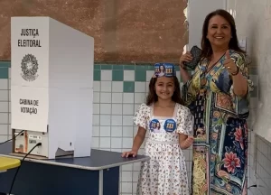 "Estou muito confiante, o trabalho foi muito bem feito", diz Kátia após votação, em Palmas