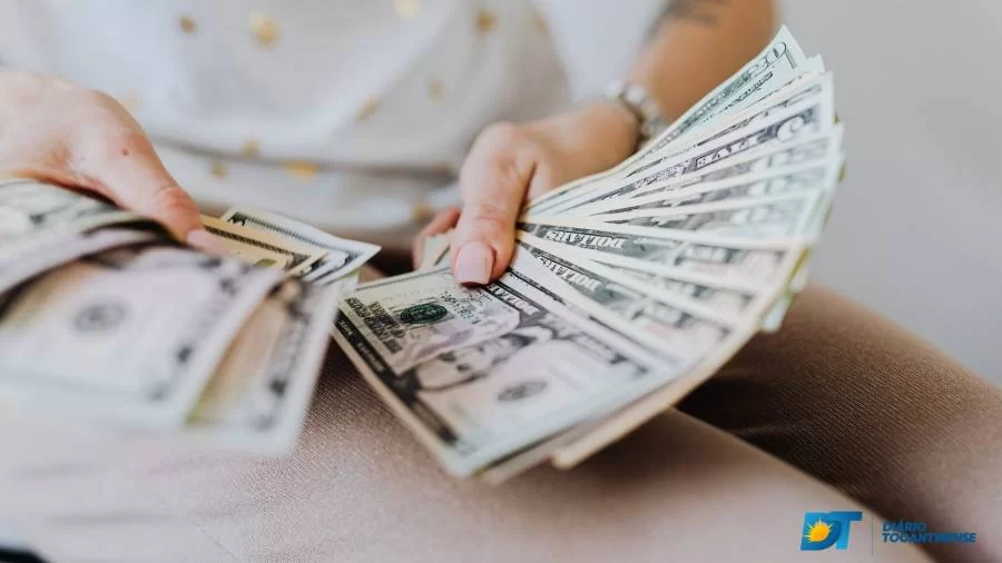 Dólar sobe frente ao real Ã s vésperas do feriado do Dia de Nossa Senhora Aparecida