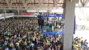 Ao lado de Dorinha, Damares e Janad Valcari, primeira-dama Michelle Bolsonaro discursa pela " libertação e prosperidade no país"