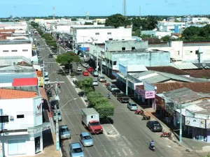 Homem tem surto psicótico, tenta atacar policial com faca e é morto a tiros, em Gurupi