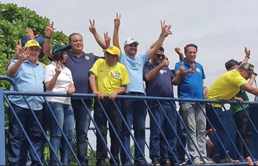 Mega carreata em Tocantínia, reúne Barbosa, Dorinha, Vilmar e Gomes em prol de Bolsonaro