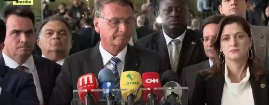 Bolsonaro se pronuncia, mas não menciona Lula em seu discurso