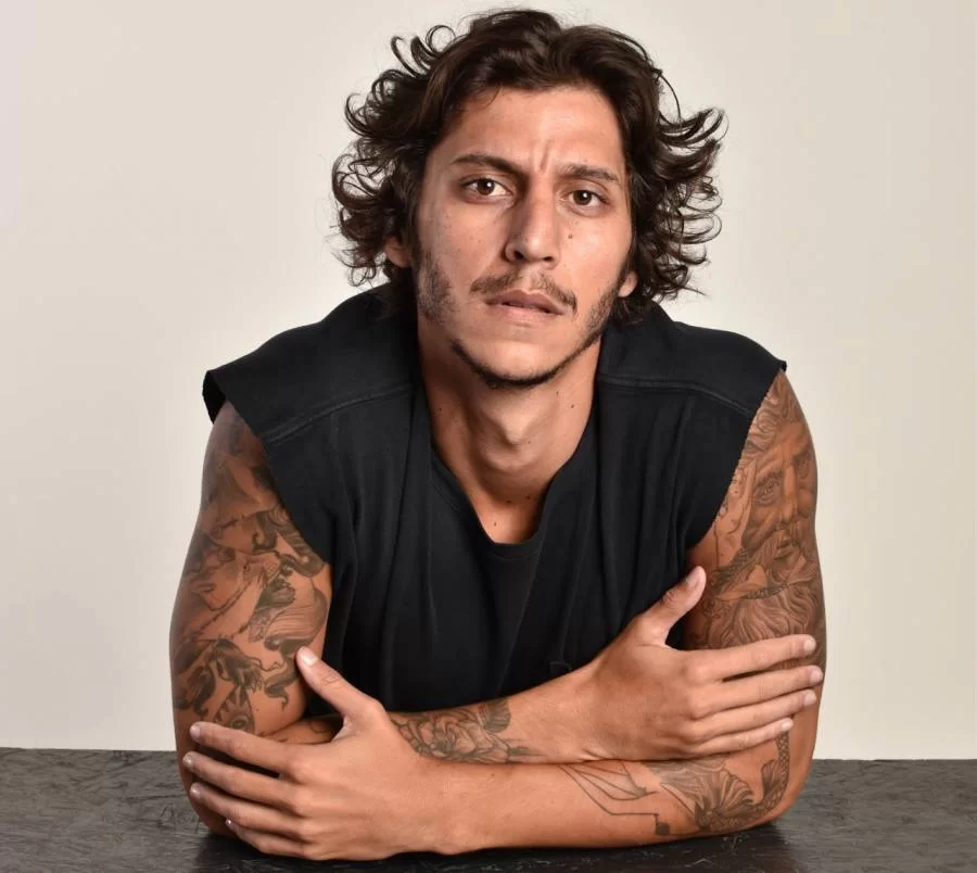 Conheça Daniel Pereira, ator e bailarino profissional que tem ganhado destaque com seu talento