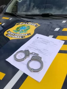 Durante fiscalização de rotina, PRF/TO encontra dois foragidos da justiça por roubo seguido de morte