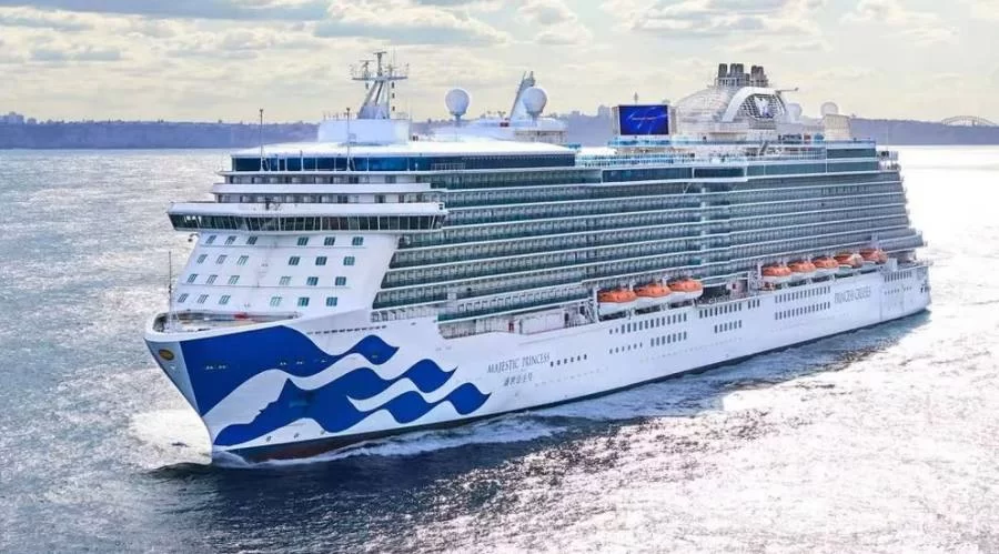 Com 800 casos de coronavírus, navio de cruzeiro é obrigado a atracar em porto na Austrália