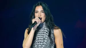 Dua Lipa recusa shows na Copa do Mundo de 2022 e afirma, 'Espero visitar o Qatar quando cumprirem direitos humanos'