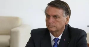 Sem agenda,  Jair Bolsonaro terceiriza governo para vice Mourão e resiste em trabalhar no Planalto