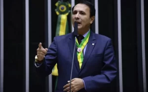 Gaguim(DEM) passa por Colinas do Tocantins e fala sobre sua campanha no estado