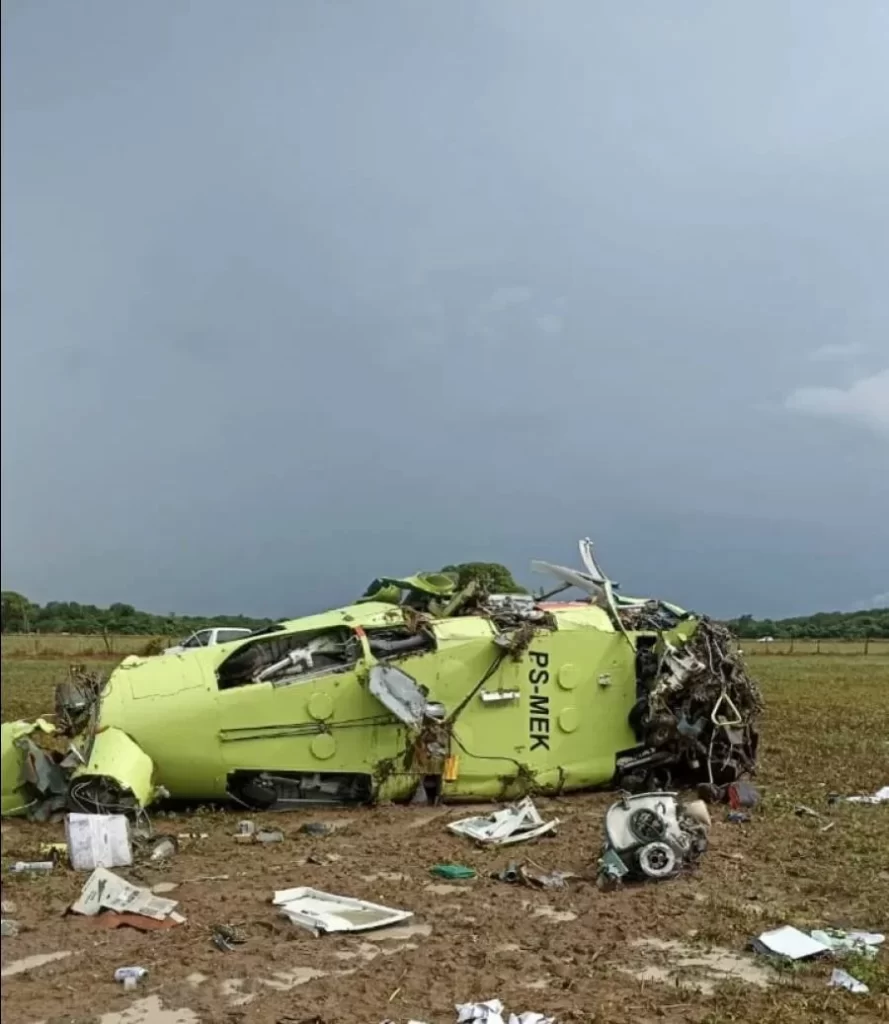 Urgente: Helicóptero cai na zona rural entre  a região de Porto Nacional e Silvanópolis na tarde desta sexta-feira, 25; duas pessoas ficaram feridas