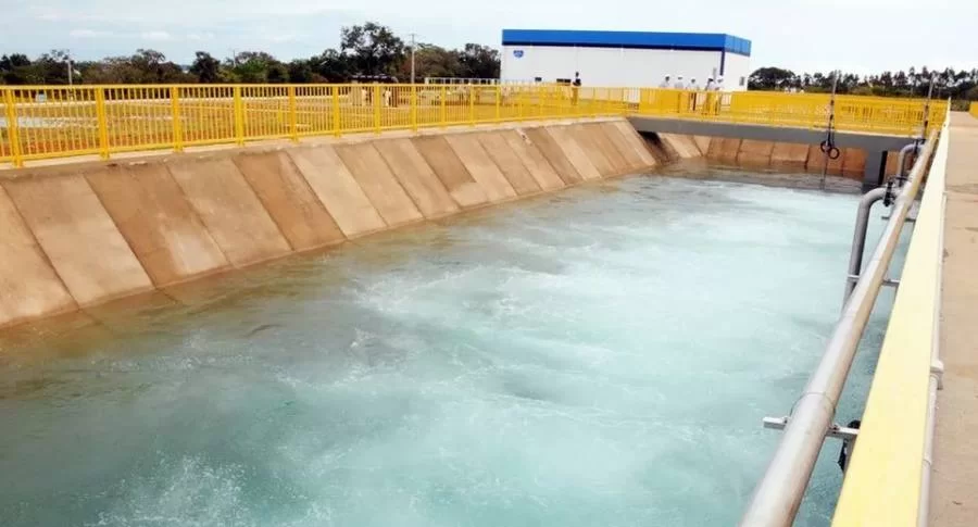 BRK realiza reparo emergencial no sistema de abastecimento de água na região sul de Palmas