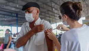 Secretaria Municipal de Saúde realiza ações de vacinação contra Covid-19 no fim de semana