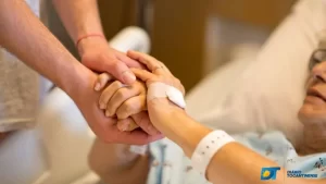 Aumento de casos de Covid: visitantes e acompanhantes voltam a ser proibidos em hospitais públicos do Tocantins