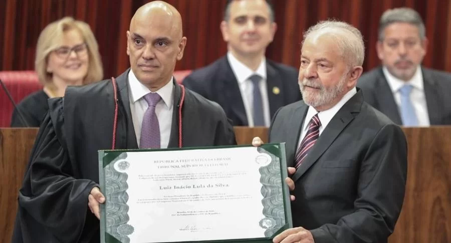 Alexandre de Moraes entrega diplomas de presidente e vice-presidente da República a Lula e Alckmin; confira o discurso de Lula na íntegra