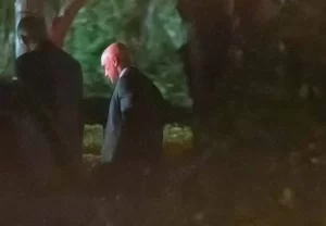 Alexandre de Moraes participa de confraternização com Lula na casa de advogado e é criticado; "é preciso entender o que convém e o que não convém"