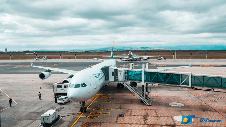 Pilotos e comissários entram em greve nesta segunda, 19; entenda o que está em jogo