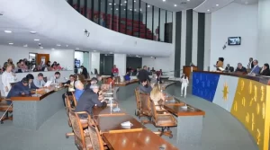 PEC que muda forma de eleição da Mesa Diretora da ALETO é aprovada; manobra segue sendo encarada como harmônica durante disputa acirrada na Casa