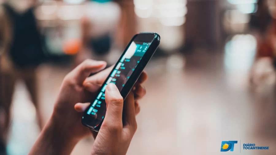 Durante confraternização de fim de ano, ex-funcionário de casal, pega celular das vitimas compra passagens e transfere R$ 9 mil