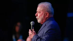 Lula anuncia nomes de 16 ministros; Kátia Abreu fica de fora