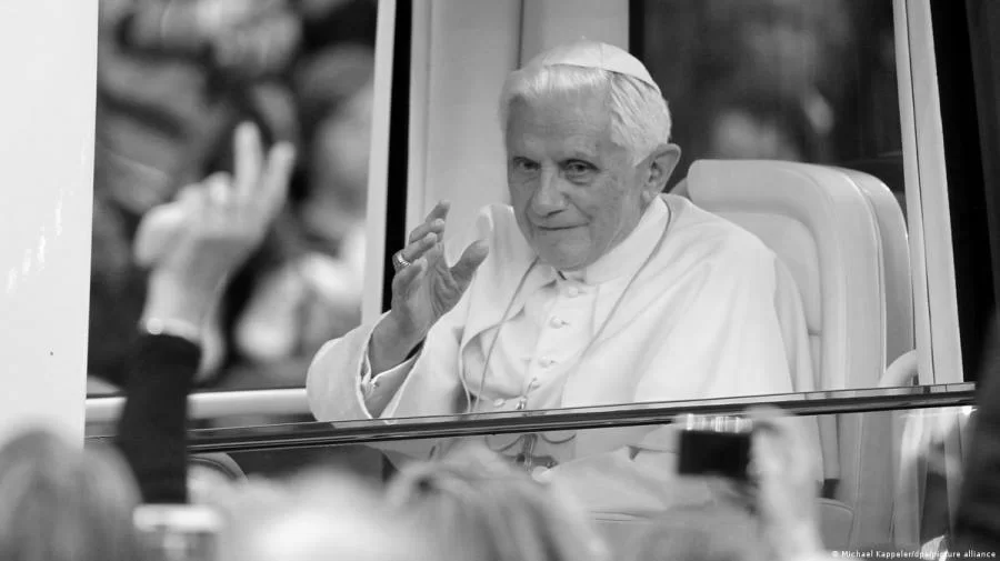 Luto no mundo: Morre aos 95 anos, ex pontífice papa emérito Bento XVI