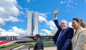 Lula da Silva (PT) toma posse pela terceira vez como presidente do Brasil
