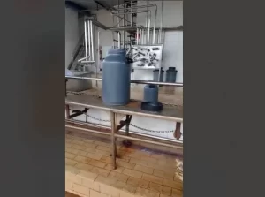 Vendedor de leite reclama que o mesmo produto in natura entregue a laticínio é comprado pela prefeitura de Colinas; vídeo