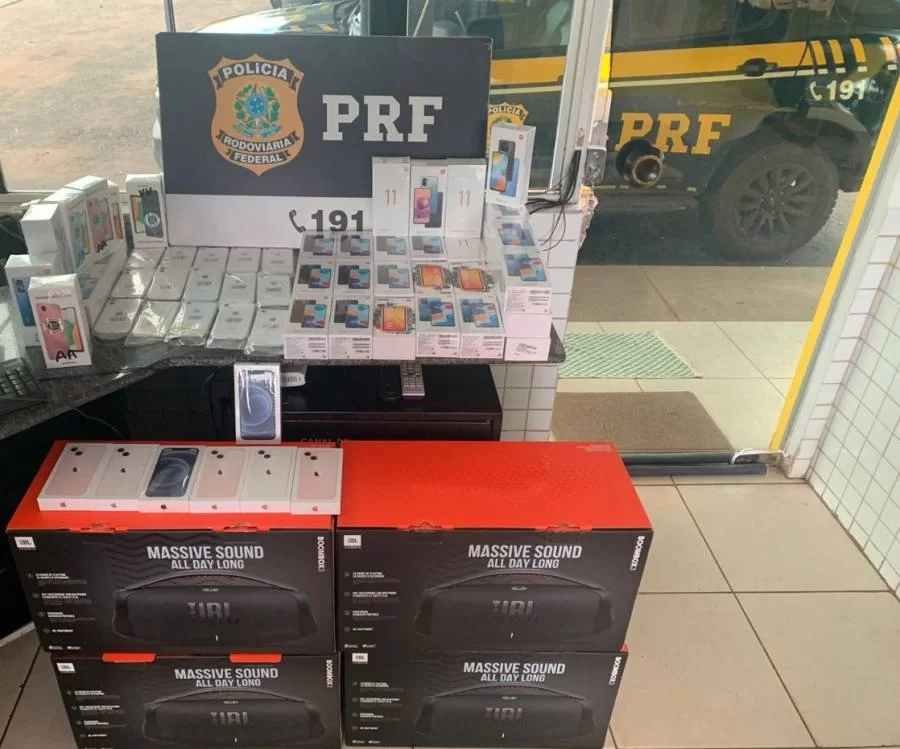 68 aparelhos eletrônicos transportados sem documentação fiscal são apreendidos em Guaraí