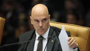 Com ataques em Brasília, Moraes afasta governador, Ibaneis Rocha, e determina prisão de Anderson Torres e Fábio Augusto