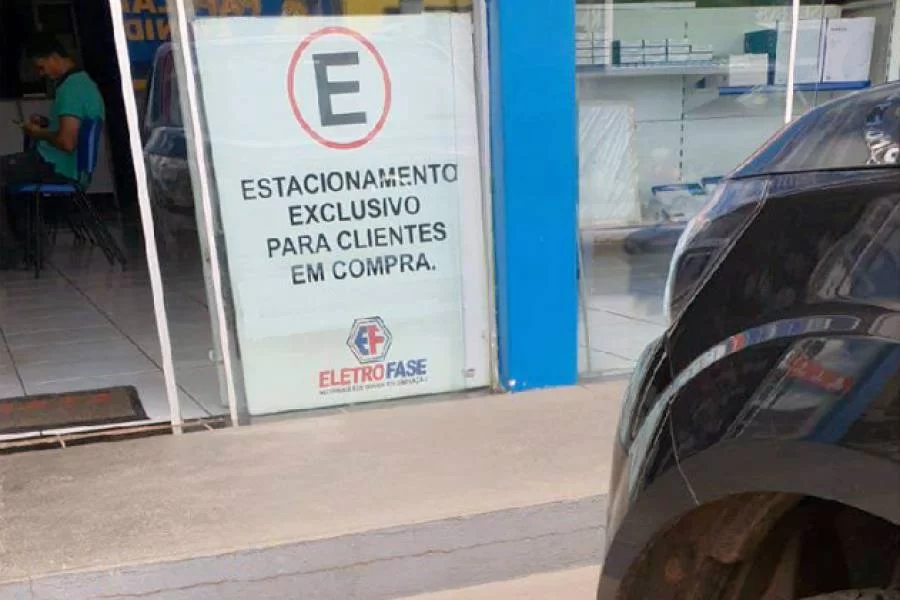 Uso irregular de estacionamentos nas calçadas em Araguaína é alvo de procedimento do MPTO
