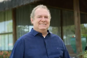 Na reta final de campanha Carlesse realiza comÃÂ­cio em AraguaÃÂ­na