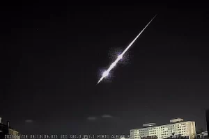 Meteoro é registrado pela Bramon no Sul do Brasil; veja vídeo