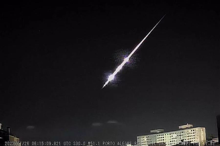 Meteoro é registrado pela Bramon no Sul do Brasil; veja vídeo