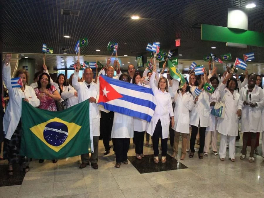 "Retrocesso" afirmam médicos brasileiros após retorno de programa que traz médicos cubanos ao Brasil