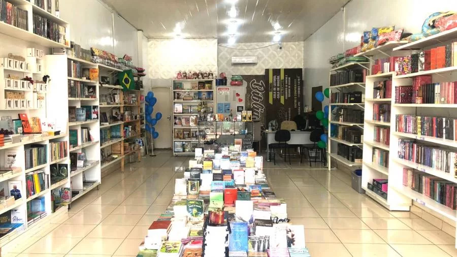 Livros, bíblias e artigos religiosos: conheça a "Bíblia Etc", uma Livraria Cristã
