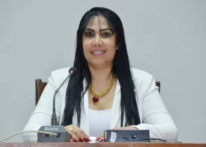 Em primeira sessão deputada professora Janad Valcari solicita retorno da Feira do Livro e dos Pioneiros Mirins no Tocantins