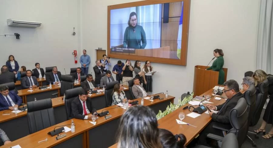 "Devemos somar forças para fazer de Palmas o grande polo irradiador de progresso", discursa Cinthia Ribeiro na abertura do ano legislativo da CÃ¢mara