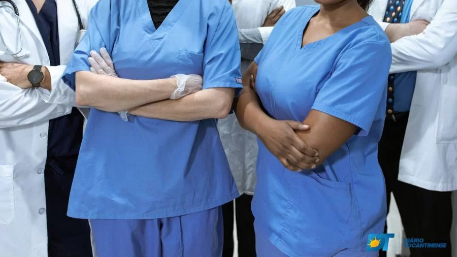 Em defesa do piso, enfermeiros anunciam paralisação na próxima terça-feira, 14