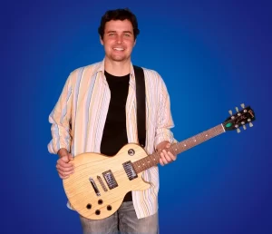 Felipe Dylon lança novo EP e promete esquentar 2025 com novas canções