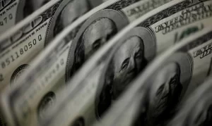 Dólar recua e fecha em queda de 0,87%, a R$ 5,17; confira como anda o cenário econômico do Brasil e do mercado internacional