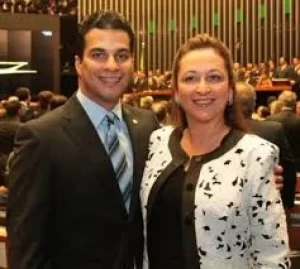 InÃÂ©dito: Pela 1Ãª vez MÃÂ£e e filho sentarÃÂ£o na mesma cadeira como Senadores