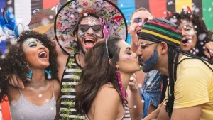 Carnaval 2023: confira os cuidados necessários para manter a saúde bucal durante toda a folia