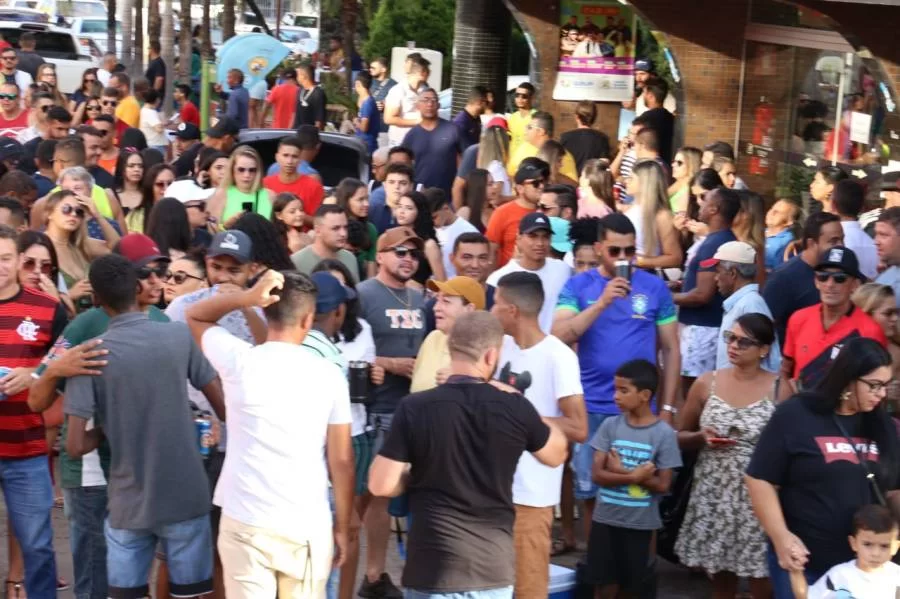 Trio elétrico e personagens lúdicos alegram matinÃª infantil no Carnaval de Gurupi