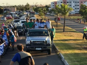 Dulce Miranda ÃÂ© aguardada agora em carreata de Vicentinho em Palmas