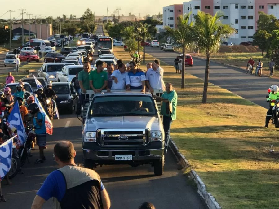 Dulce Miranda ÃÂ© aguardada agora em carreata de Vicentinho em Palmas