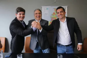 Vice-governador e presidente do PDT no Tocantins, Laurez Moreira abona filiação do gurupiense Walter Júnior ao partido