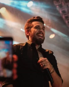 Gustavo Mioto anuncia navio 'Solteiro Não Trai' para 2024