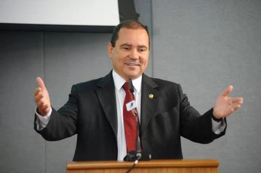Derrotado nas Urnas, Vicentinho emite nota em tom de despedida do Senado Federal
