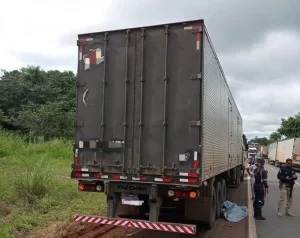 Caminhão e moto batem de frente em WanderlÃ¢ndia; motociclista morreu na hora