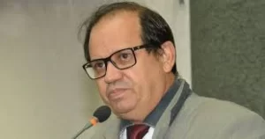 Deputado Eli Borges se vÃª em situaÃÂ§ÃÂ£o constrangedora em evento de apoio a Bolsonaro